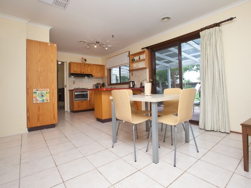 13 Deamer Crescent, Chisholm ACT 2905