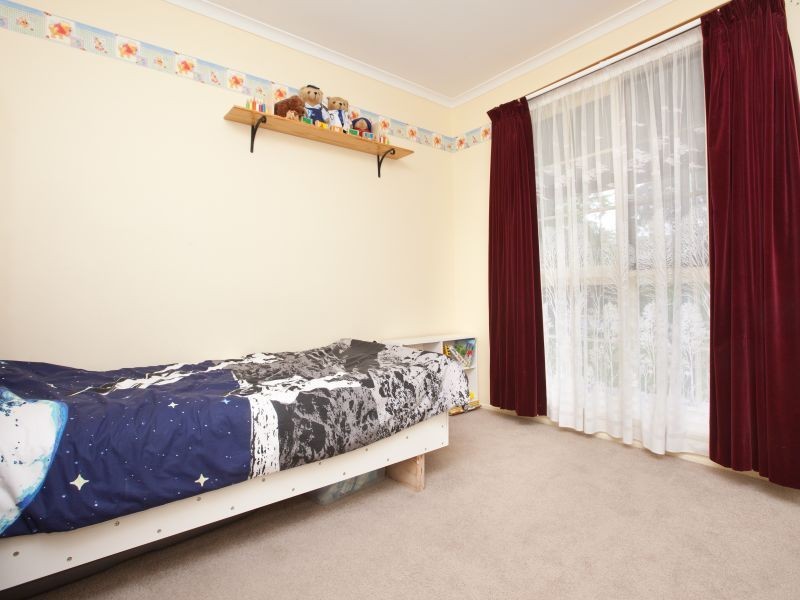 13 Deamer Crescent, Chisholm ACT 2905