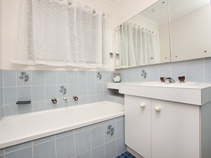 13 Deamer Crescent, Chisholm ACT 2905