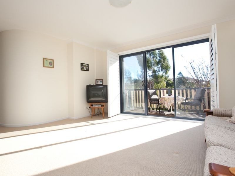 8/113 Mortimer Lewis Drive, Greenway ACT 2900