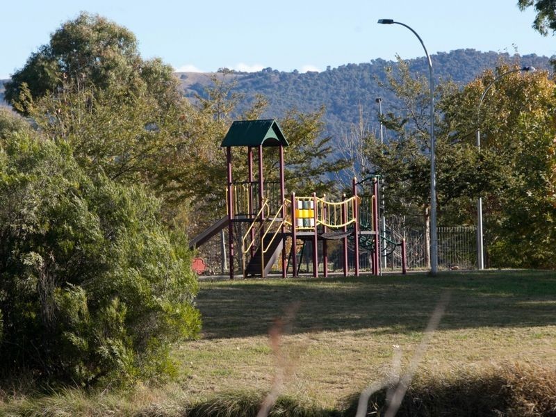 8/113 Mortimer Lewis Drive, Greenway ACT 2900