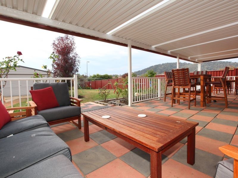 7 Ironbark Crescent, Banks ACT 2906