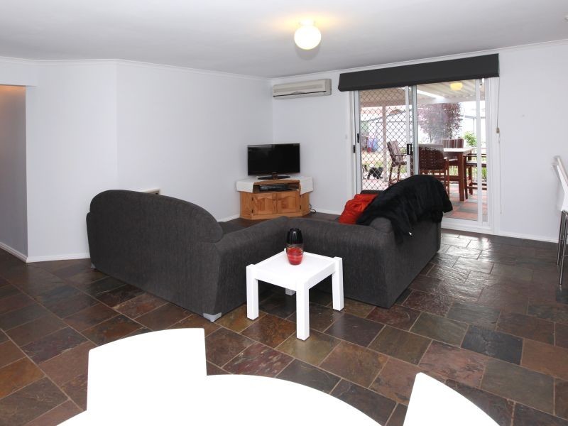 7 Ironbark Crescent, Banks ACT 2906