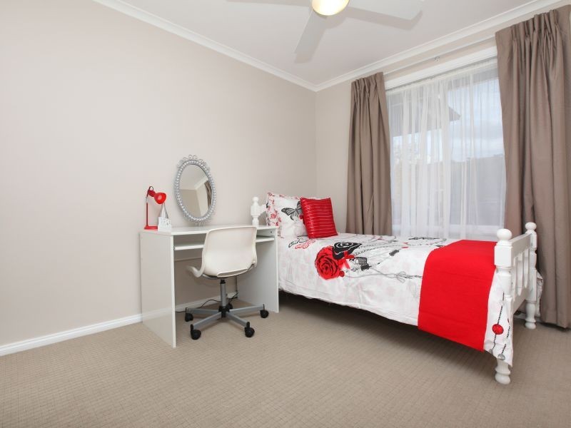 7 Ironbark Crescent, Banks ACT 2906