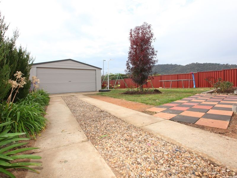 7 Ironbark Crescent, Banks ACT 2906