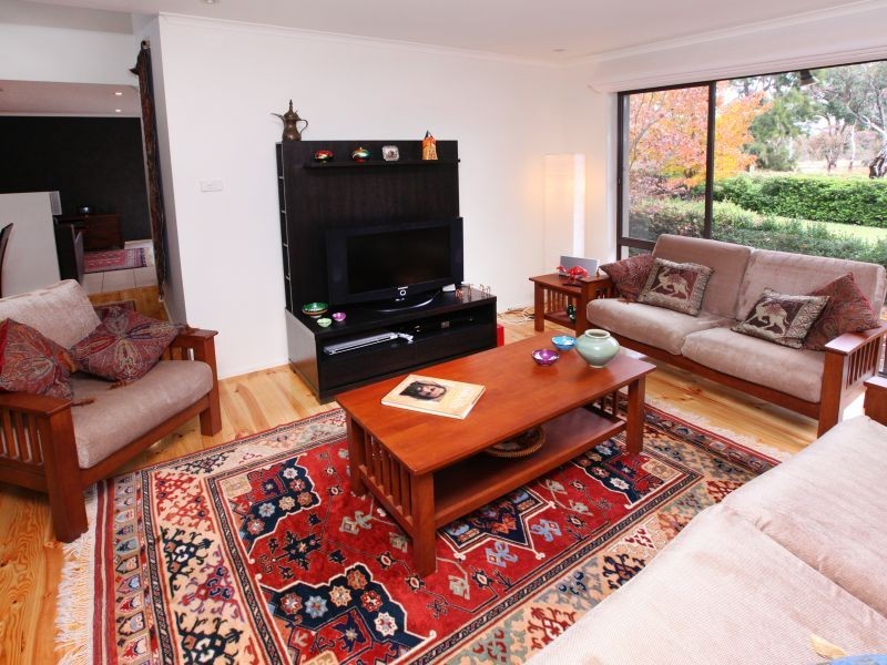 18 Payne Place, Fadden ACT 2904