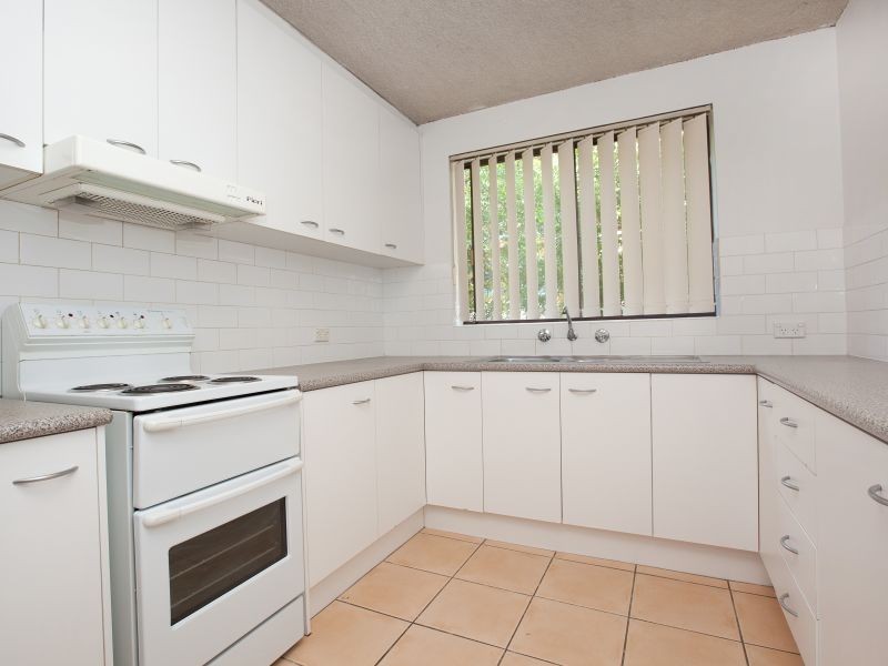 2/14 Yarrow Street, Queanbeyan NSW 2620