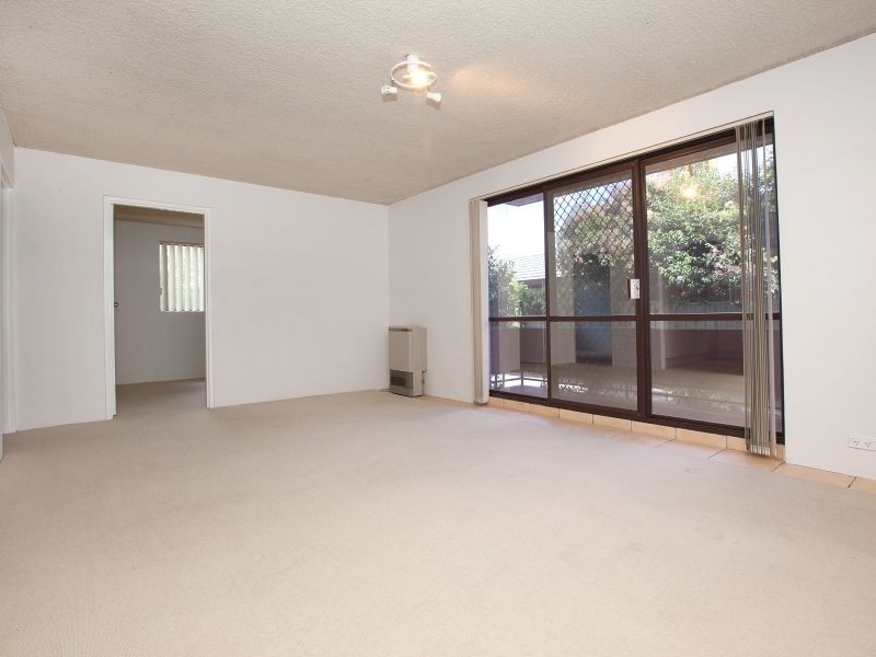 2/14 Yarrow Street, Queanbeyan NSW 2620