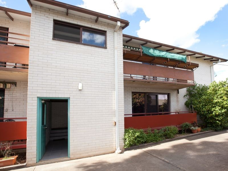 2/14 Yarrow Street, Queanbeyan NSW 2620