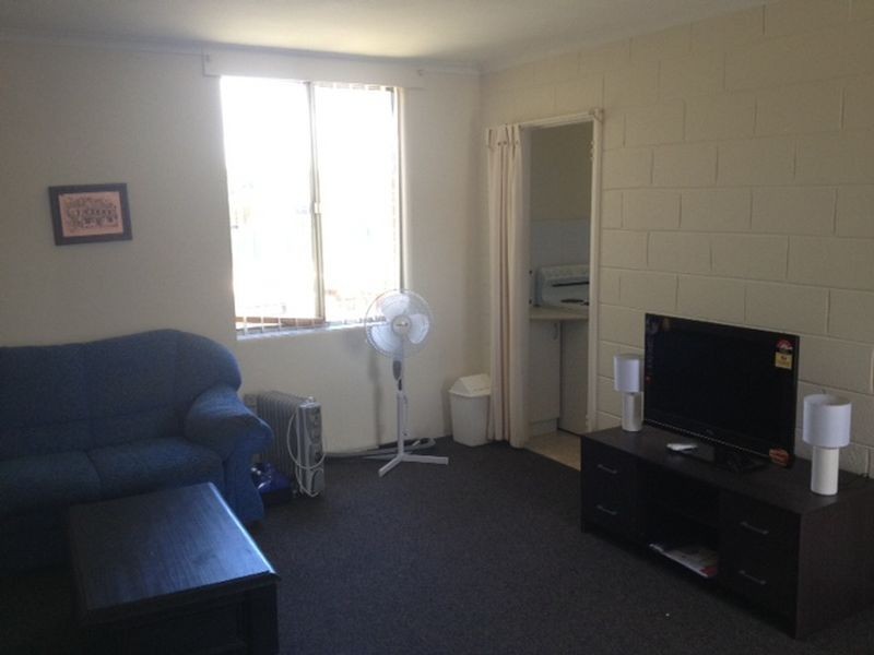 2/20 Carrington Street, Queanbeyan NSW 2620