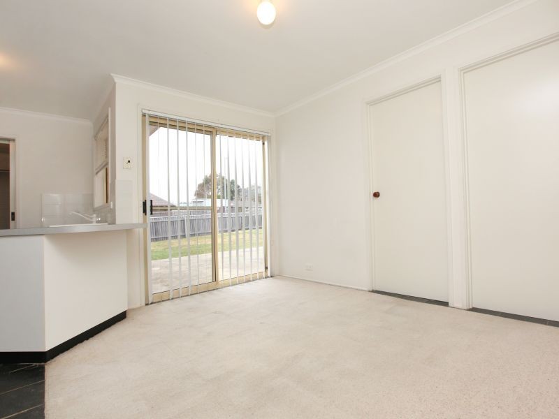 33 Ironbark Crescent, Banks ACT 2906