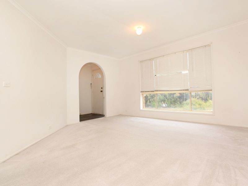 33 Ironbark Crescent, Banks ACT 2906