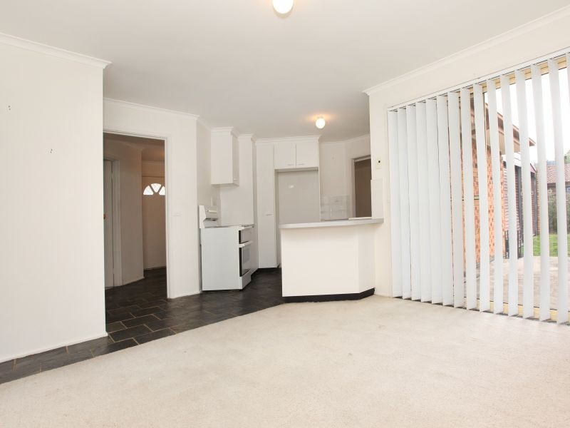 33 Ironbark Crescent, Banks ACT 2906