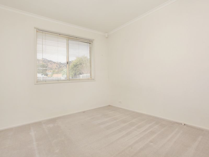 33 Ironbark Crescent, Banks ACT 2906