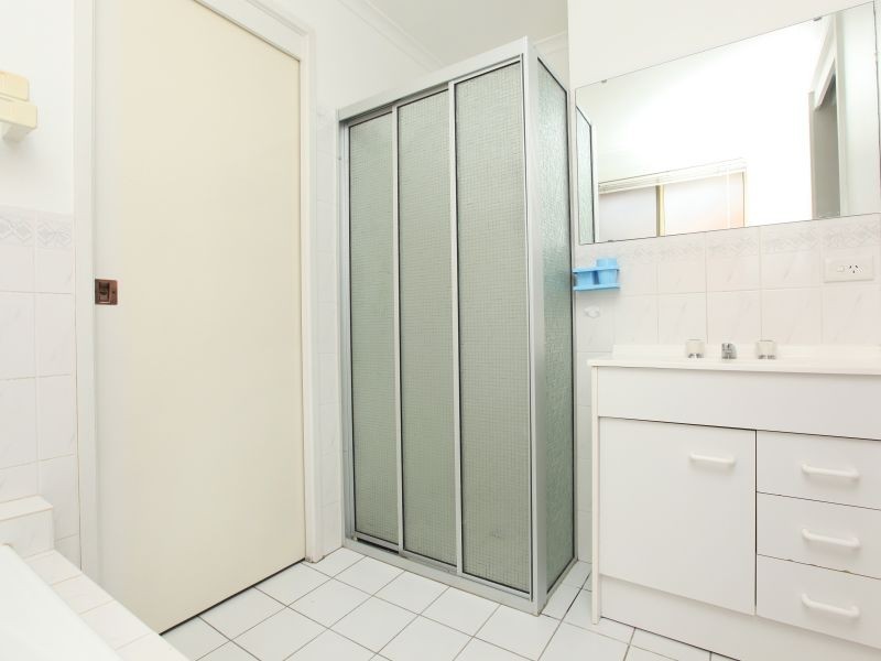 33 Ironbark Crescent, Banks ACT 2906