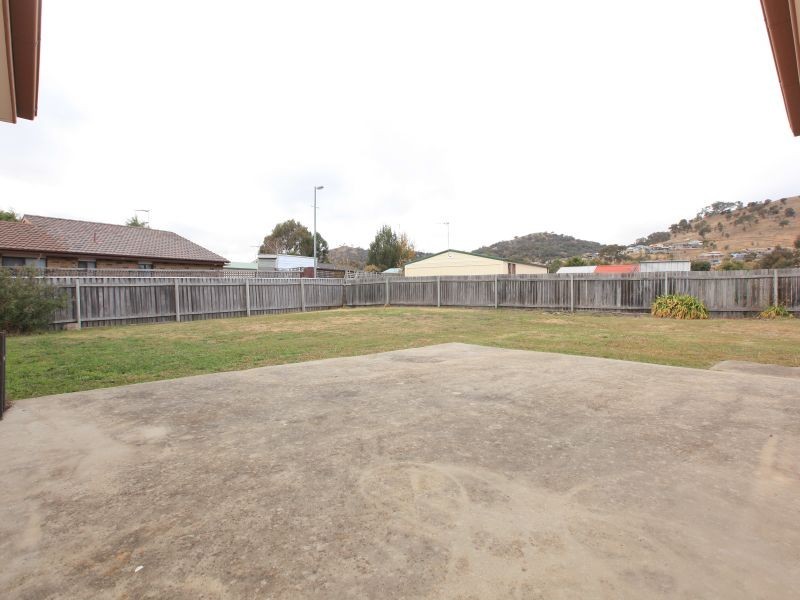 33 Ironbark Crescent, Banks ACT 2906