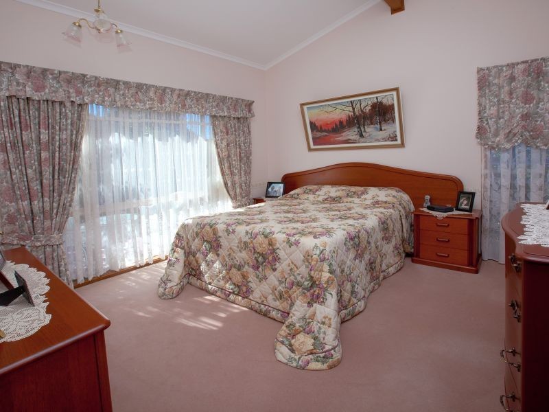 5 Myles Connell Crescent, Gordon ACT 2906