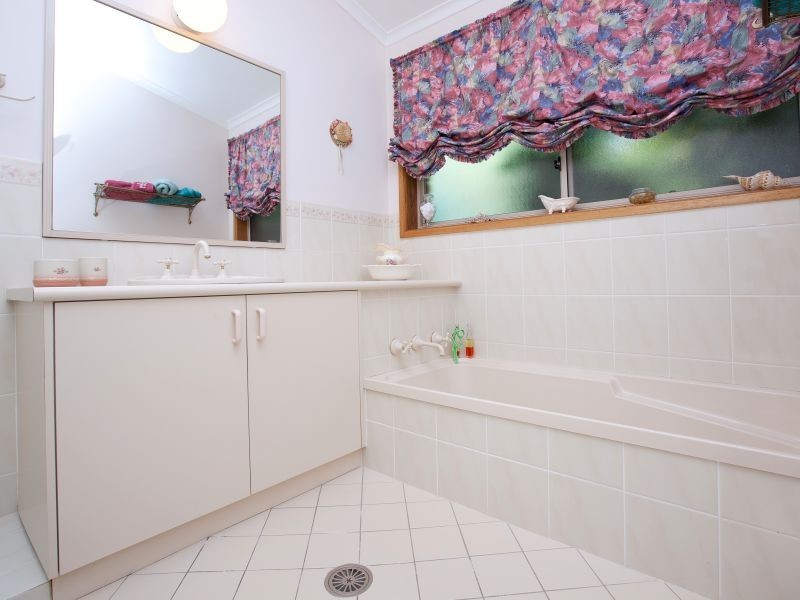 5 Myles Connell Crescent, Gordon ACT 2906