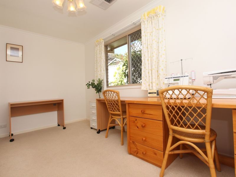 28 Rowntree Crescent, Isaacs ACT 2607