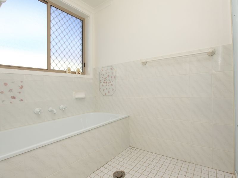 28 Rowntree Crescent, Isaacs ACT 2607
