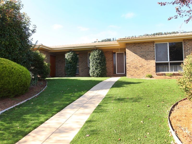 28 Rowntree Crescent, Isaacs ACT 2607