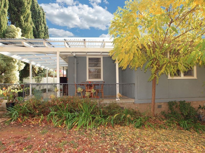 15 Schlich Street, Yarralumla ACT 2600