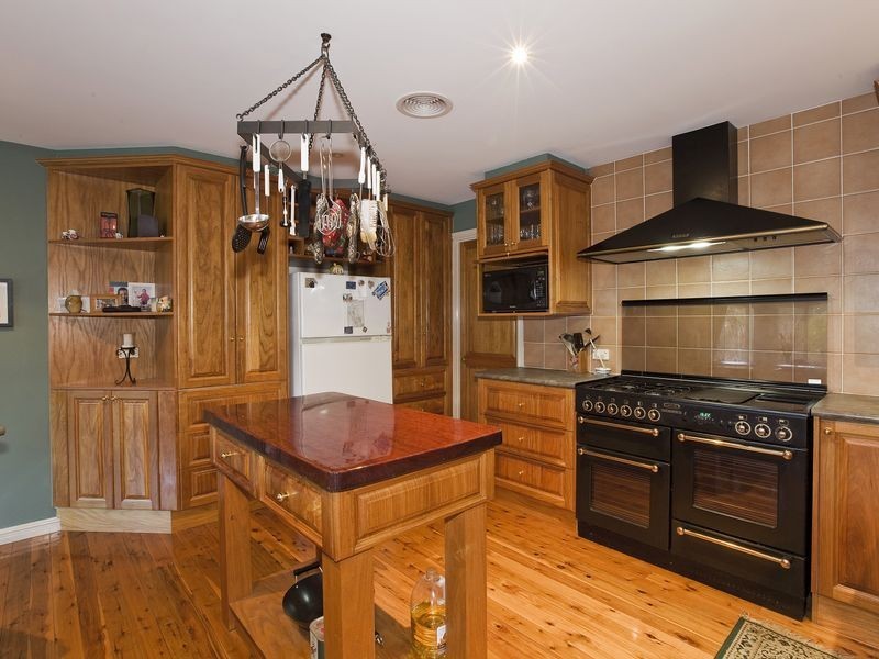 296 East Tallagandra Lane, Sutton NSW 2620