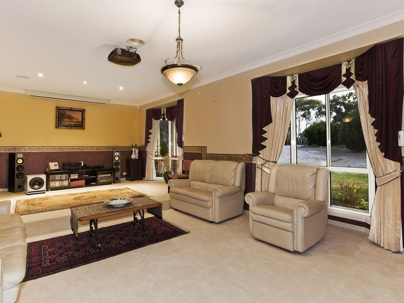 296 East Tallagandra Lane, Sutton NSW 2620