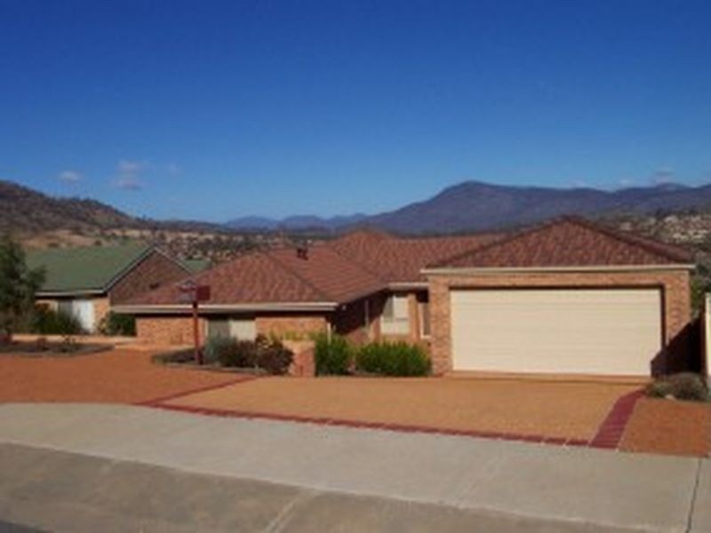 60 Charterisville Avenue, Conder ACT 2906