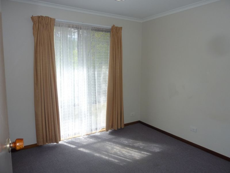 77 Julia Flynn Avenue, Isaacs ACT 2607