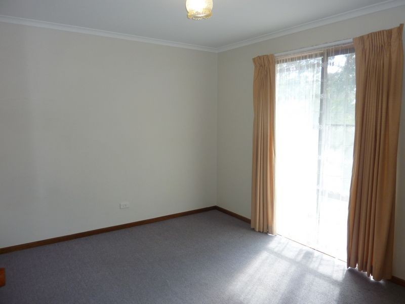 77 Julia Flynn Avenue, Isaacs ACT 2607