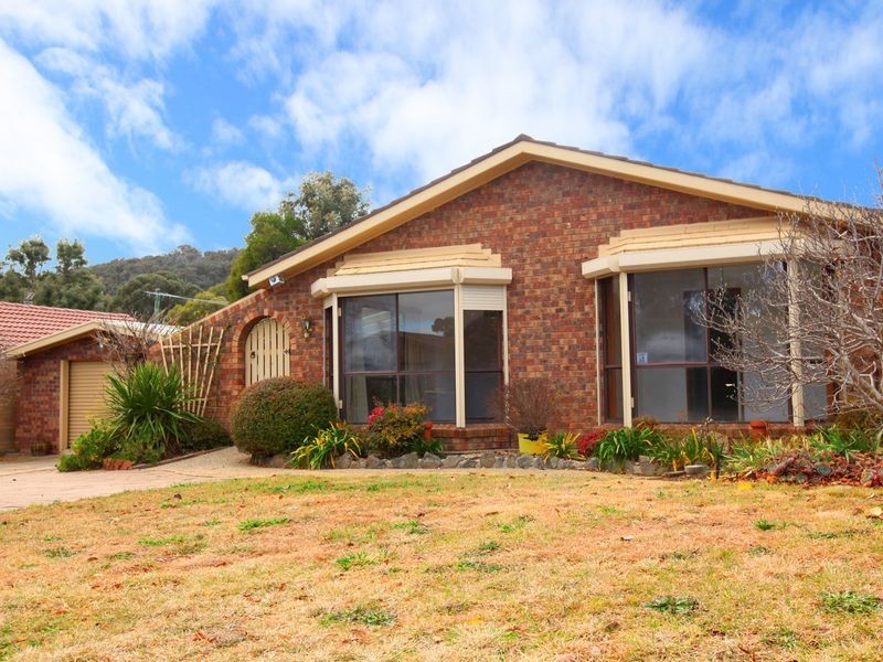 4 Fryar Place, Fadden ACT 2904