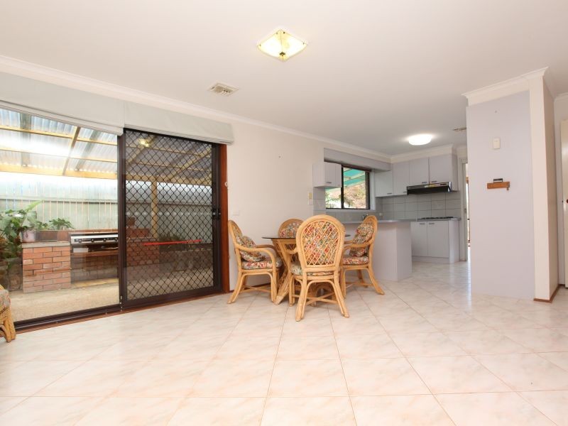 4 Fryar Place, Fadden ACT 2904