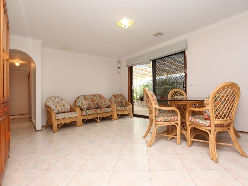 4 Fryar Place, Fadden ACT 2904