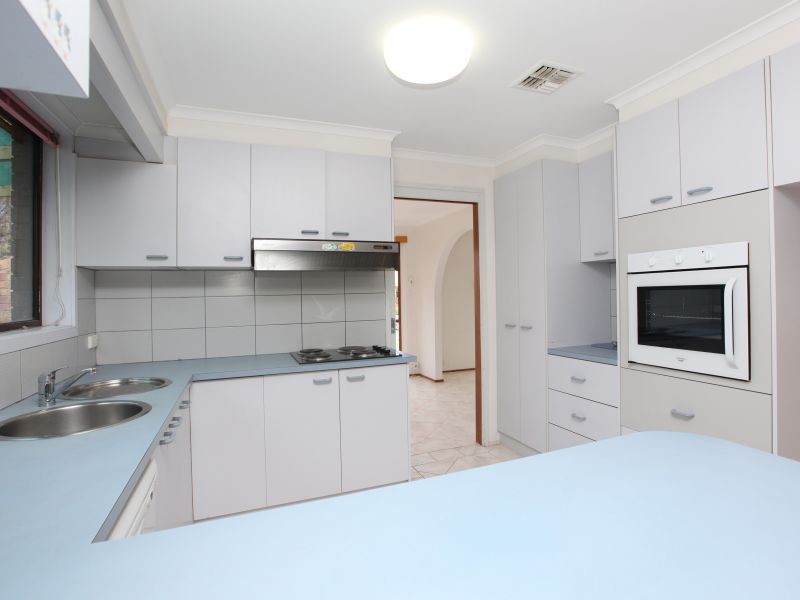 4 Fryar Place, Fadden ACT 2904