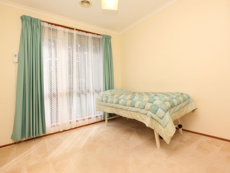 4 Fryar Place, Fadden ACT 2904