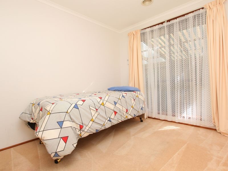 4 Fryar Place, Fadden ACT 2904