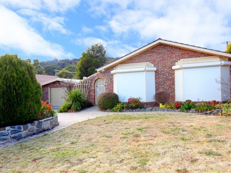 4 Fryar Place, Fadden ACT 2904