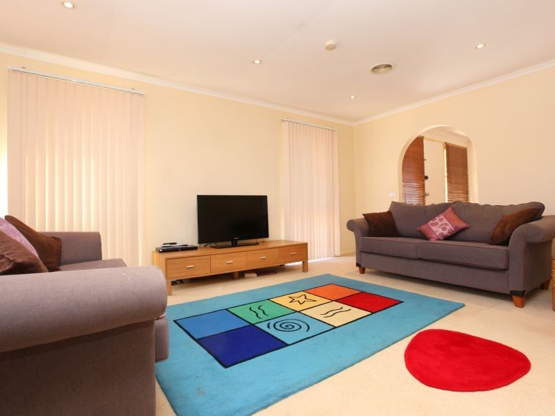 75 Boddington Crescent, Kambah ACT 2902