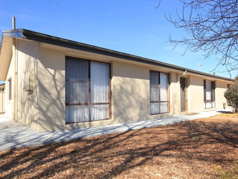 1/10 Leibnitz Place, Isabella Plains ACT 2905