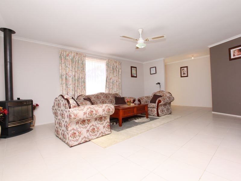 1/10 Leibnitz Place, Isabella Plains ACT 2905