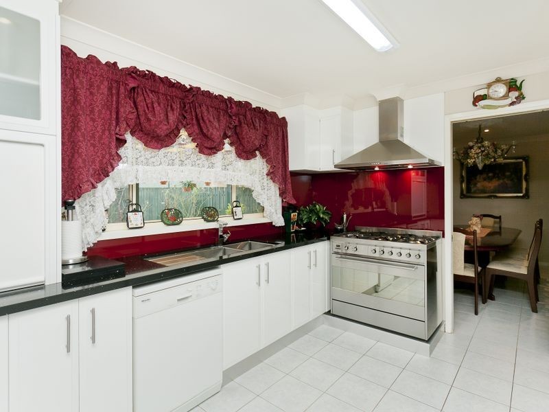 6 Lawton Place, Gordon ACT 2906