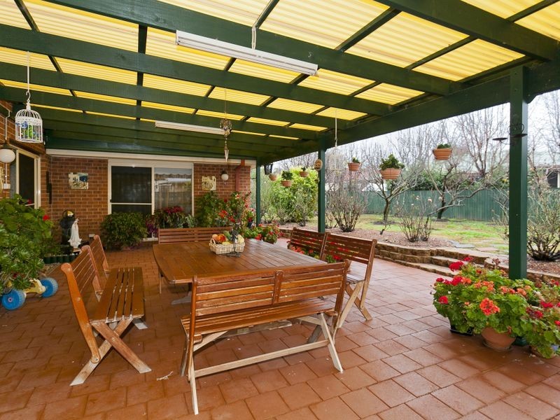 6 Lawton Place, Gordon ACT 2906