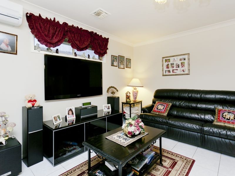 6 Lawton Place, Gordon ACT 2906