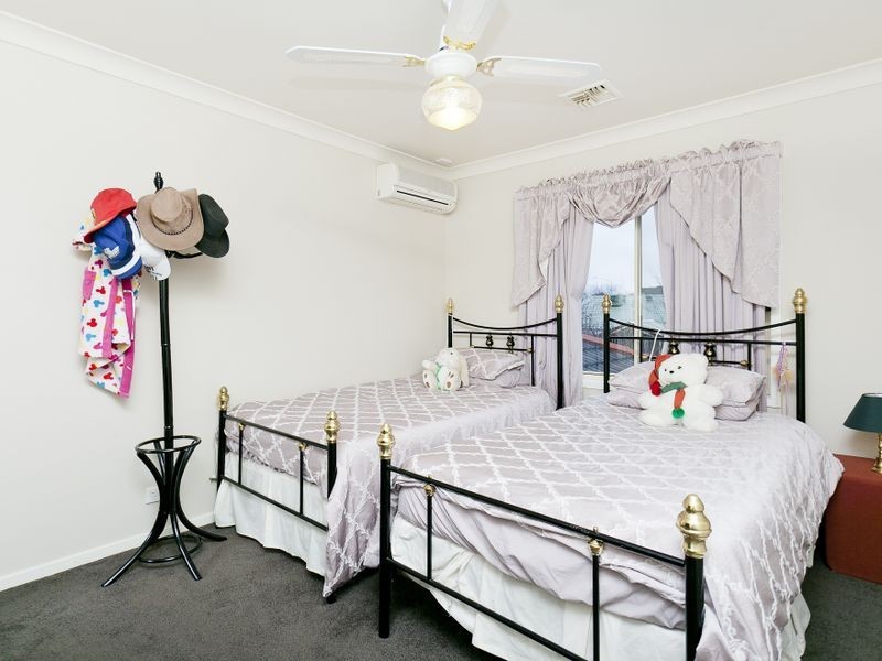 6 Lawton Place, Gordon ACT 2906