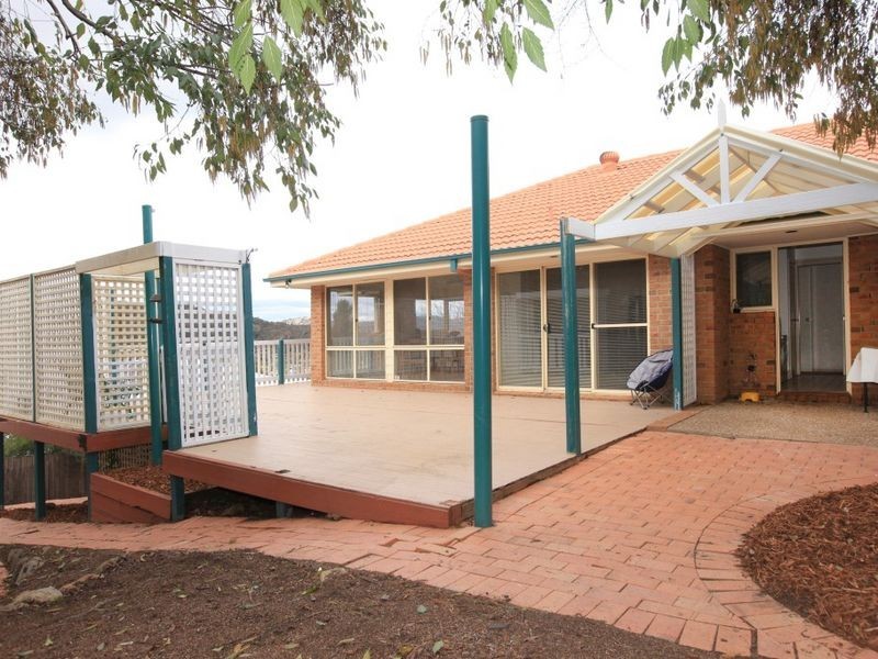 4 Luckins Place, Fadden ACT 2904