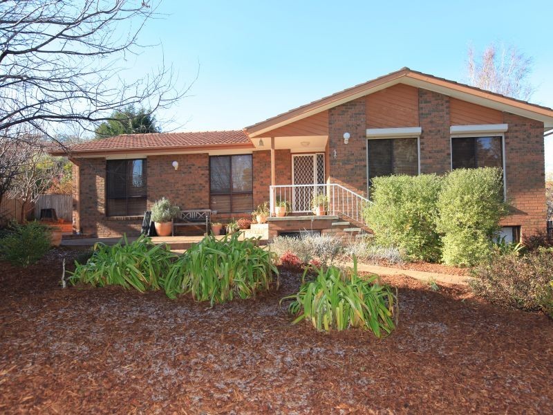 42 Ngunawal Drive, Isaacs ACT 2607