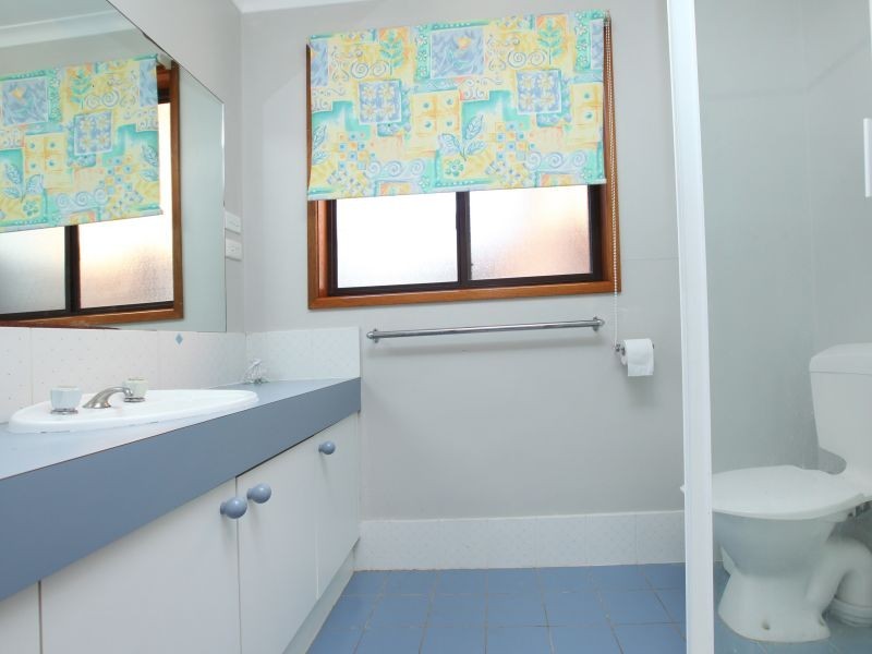 42 Ngunawal Drive, Isaacs ACT 2607