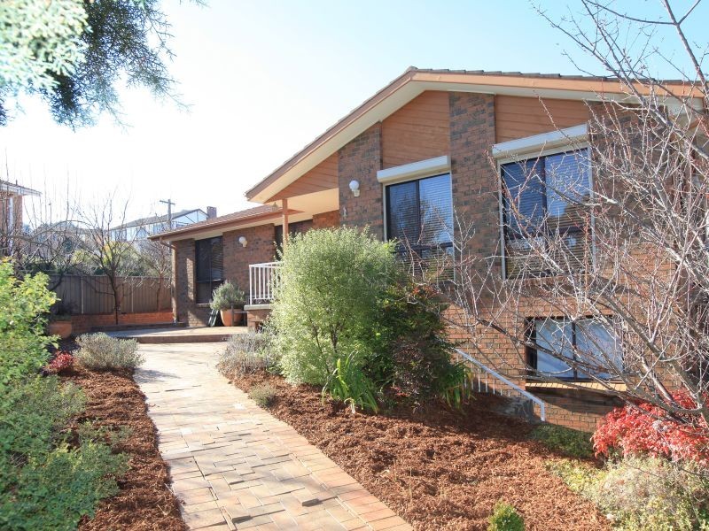 42 Ngunawal Drive, Isaacs ACT 2607