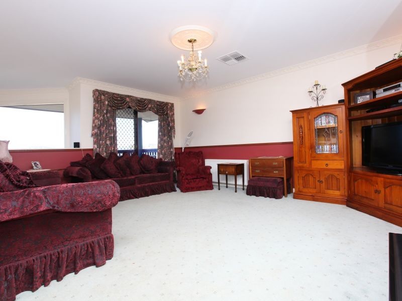 14 McVilly Close, Gordon ACT 2906